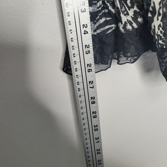 Larry Levine black white mixed print grunge lace abstract art to wear top large - Picture 7 of 7